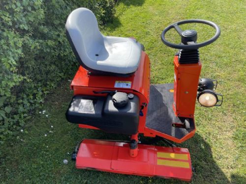 Smithco Tournament Ultra 7580 Greens roller and Trailer for sale