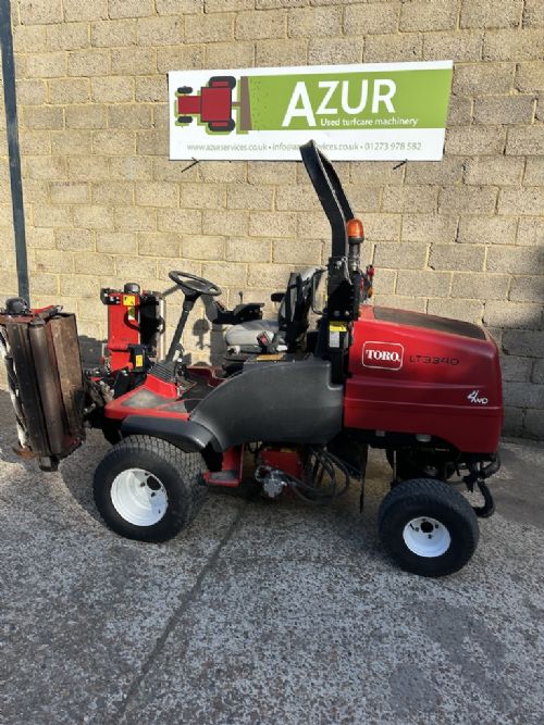 CHOICE OF 3 Toro LT3340 4 wheel drive triple mower with 250mm cutting heads for sale