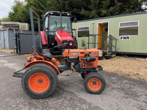 KUBOTA B5100 COMPACT TRACTOR for sale