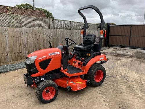 2019 KUBOTA BX231 4WD DIESEL COMPACT TRACTOR WITH BRAND NEW LAWN MOWER DECK for sale