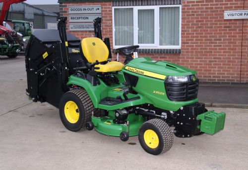 John Deere X950R Ride on lawn tractor with high tip collector for sale