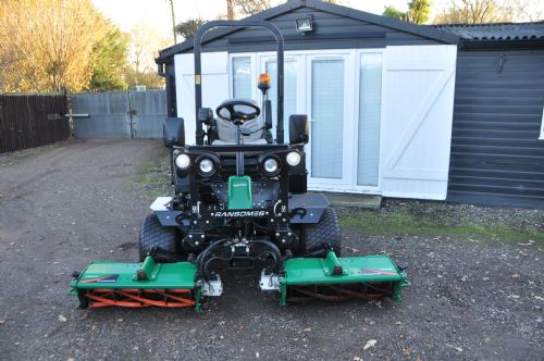 2018 Ransomes Parkway3 Triple Cylinder Ride on Mower 4WD 1100 hours for sale