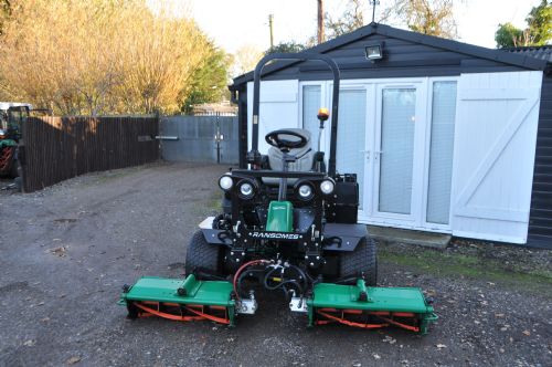 2019 Ransomes Parkway3 Triple Cylinder Ride on Mower 4WD 1300 hours for sale