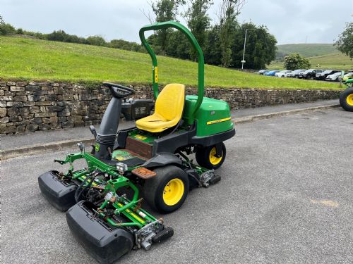 John Deere 2500E Greens Mower  for sale