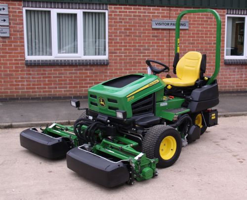 John Deere 2653B PrecisionCut Cylinder/Reel Tees Mower for sale