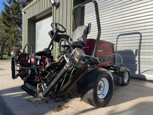 Toro Reelmaster 5010-H Cylinder Mower for sale