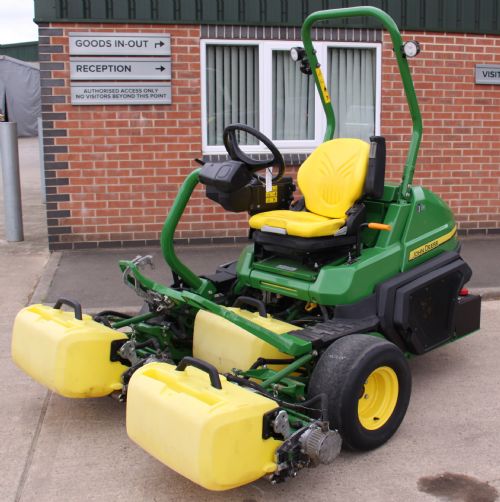 John Deere 2750 E-Cut Riding triplex mower for sale