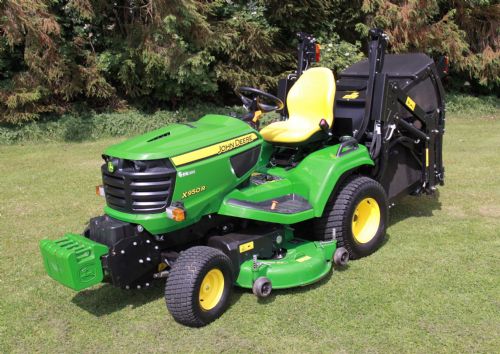 John Deere X950R Ride on lawn tractor with high tip collector for sale