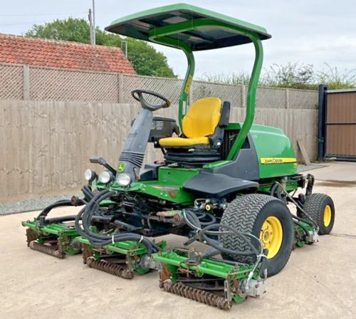 2011 JOHN DEERE 7700 5 GANG FAIRWAY RIDE ON LAWN MOWER for sale