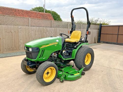 2011 JOHN DEERE 2520 COMPACT TRACTOR WITH RIDE ON LAWN MOWER DECK - 519 HOURS for sale