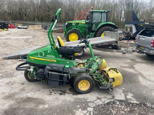 John Deere 2750E Greens Mower for sale