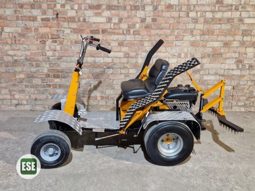 Sisis Robbi, Ride on Brush for sale