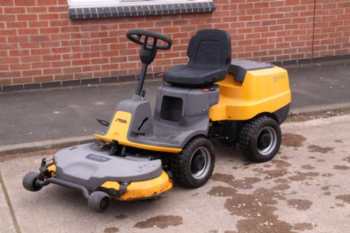 Stiga Villa 520 HST Ride on Mower for sale