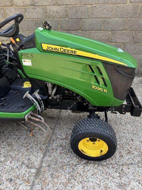 John Deere 1026R 4 wheel drive Sub Compact Tractor for sale