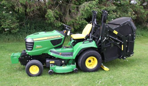 John Deere X950R Ride on lawn tractor with high tip collector for sale