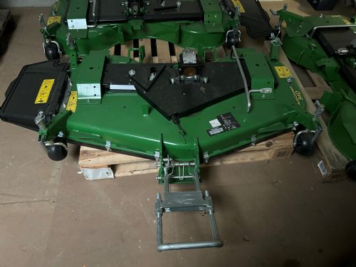 John Deere 1026R 54